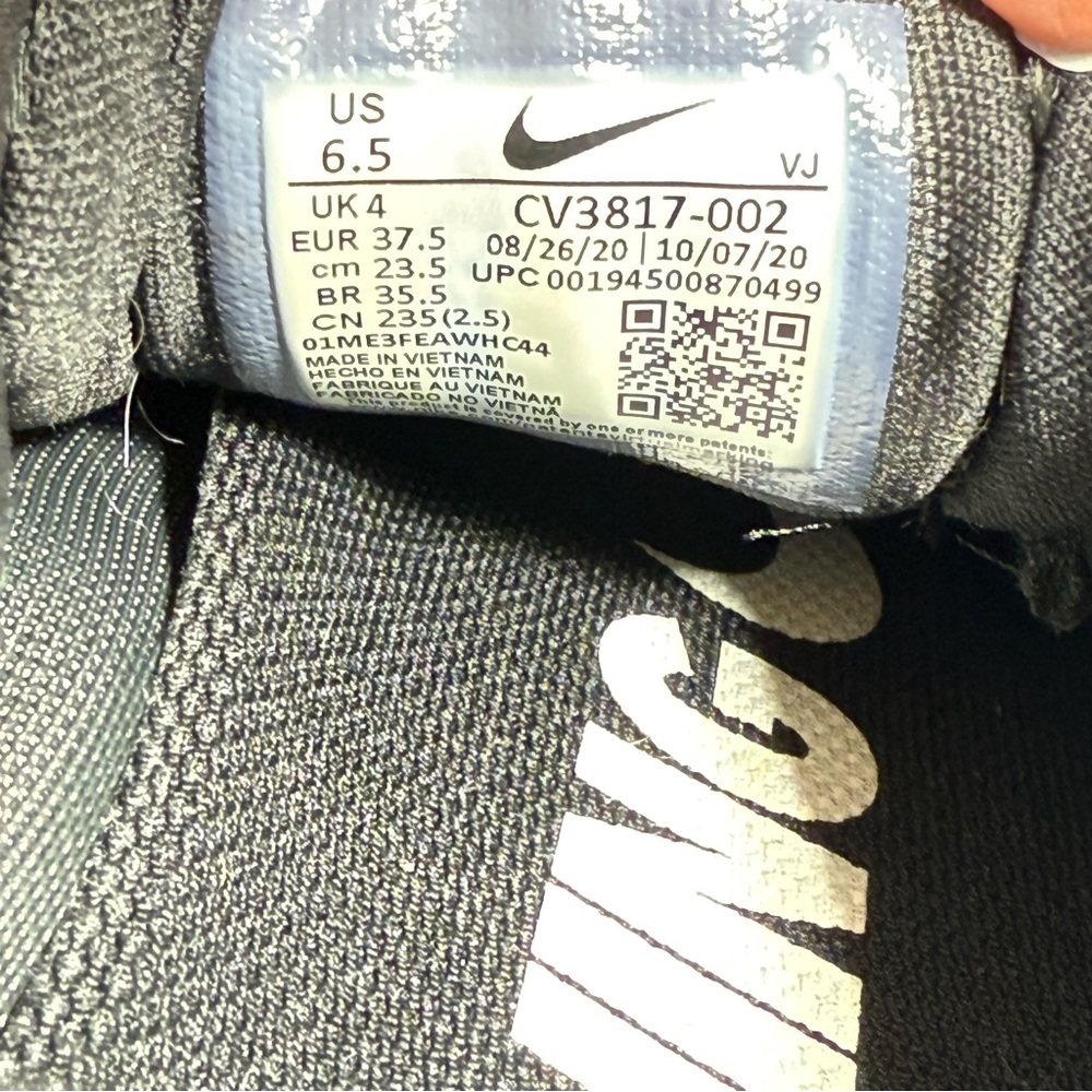 Nike Black and Gray React Escape Run 2 Running Shoes - Picture 11 of 11